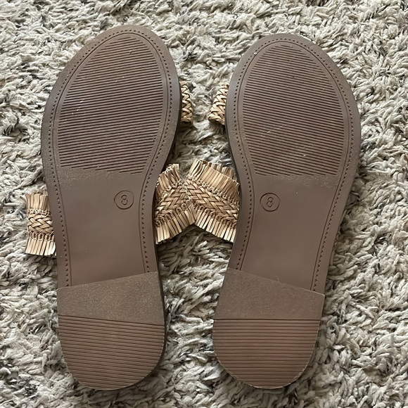 Universal Thread raffia sandals - Picture 4 of 4